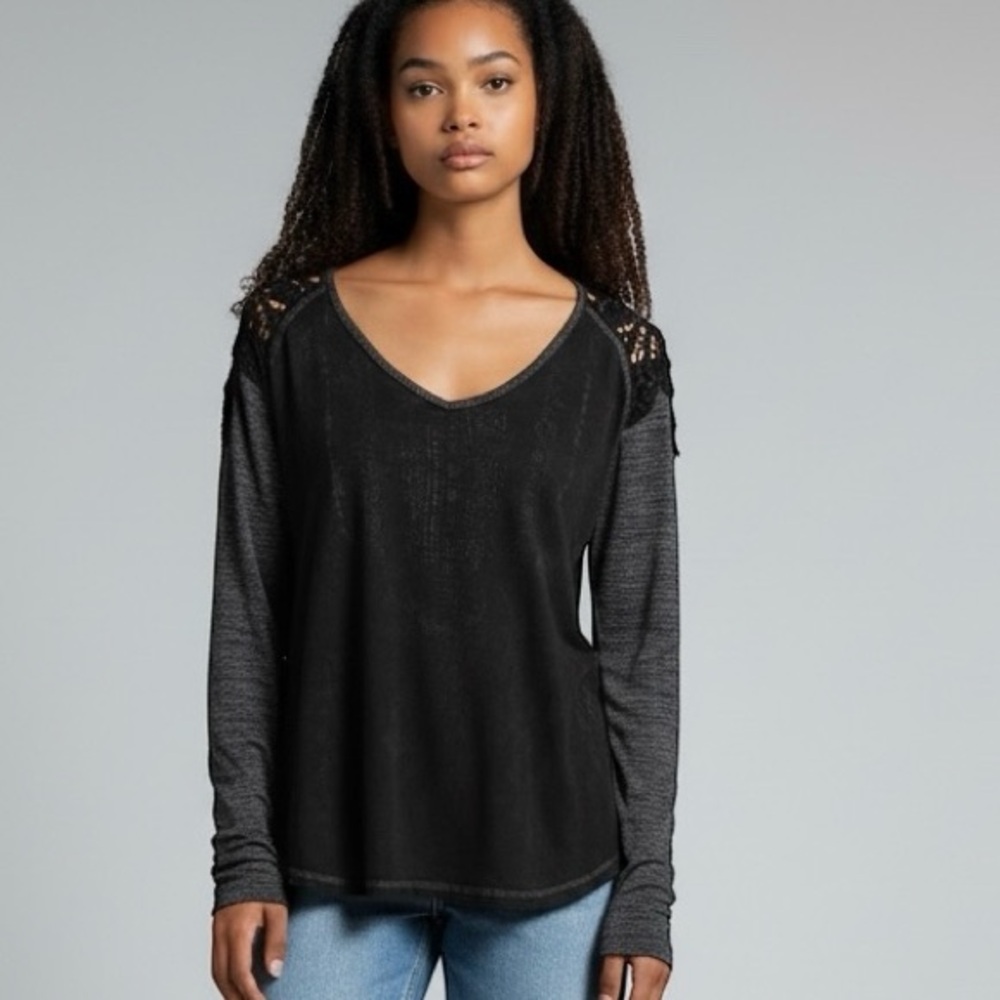 Miss me top womens sz small y2K lace crochet black grey comfy